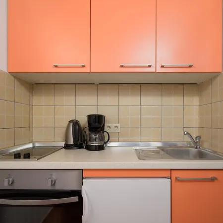 Pinjola Apartament *